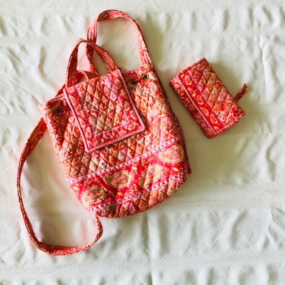 DONATING SOON:Vera Bradley Sherbet set
